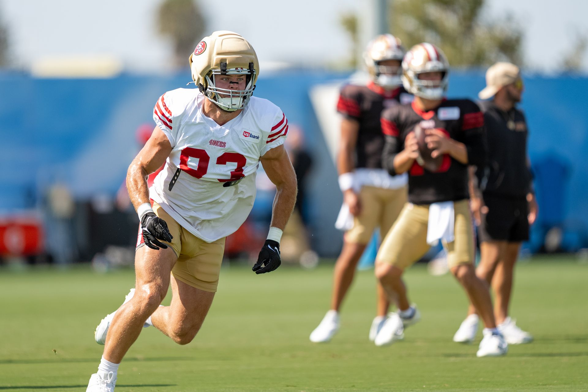 Hayden Rucci runs a route at Chargers-49ers joint practice