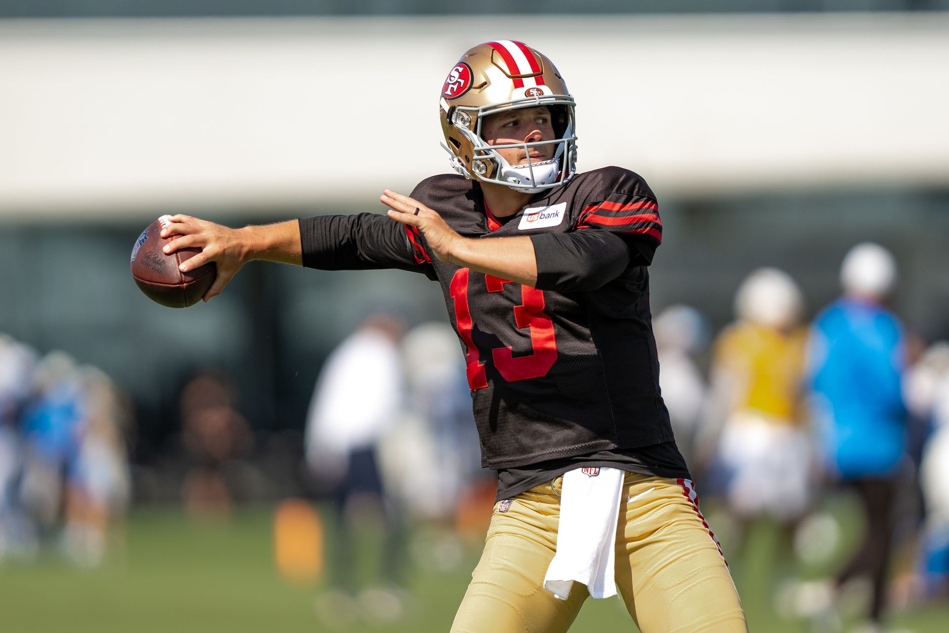 Brock Purdy passes the football at joint Chargers-49ers camp