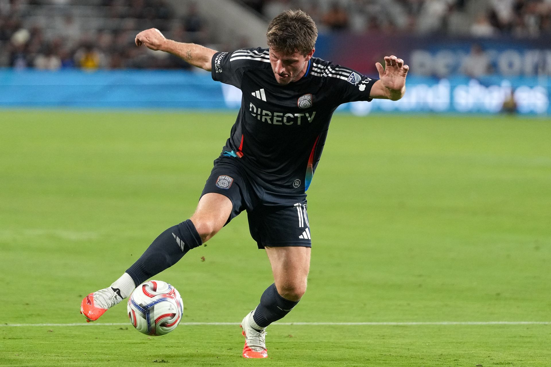 Anders Dreyer controls the ball in MLS game