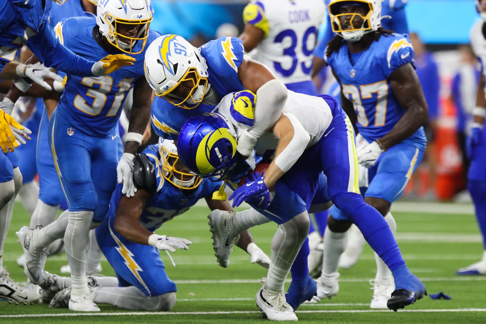 Garmon Randolph makes a crucial tackle in the preseason game.