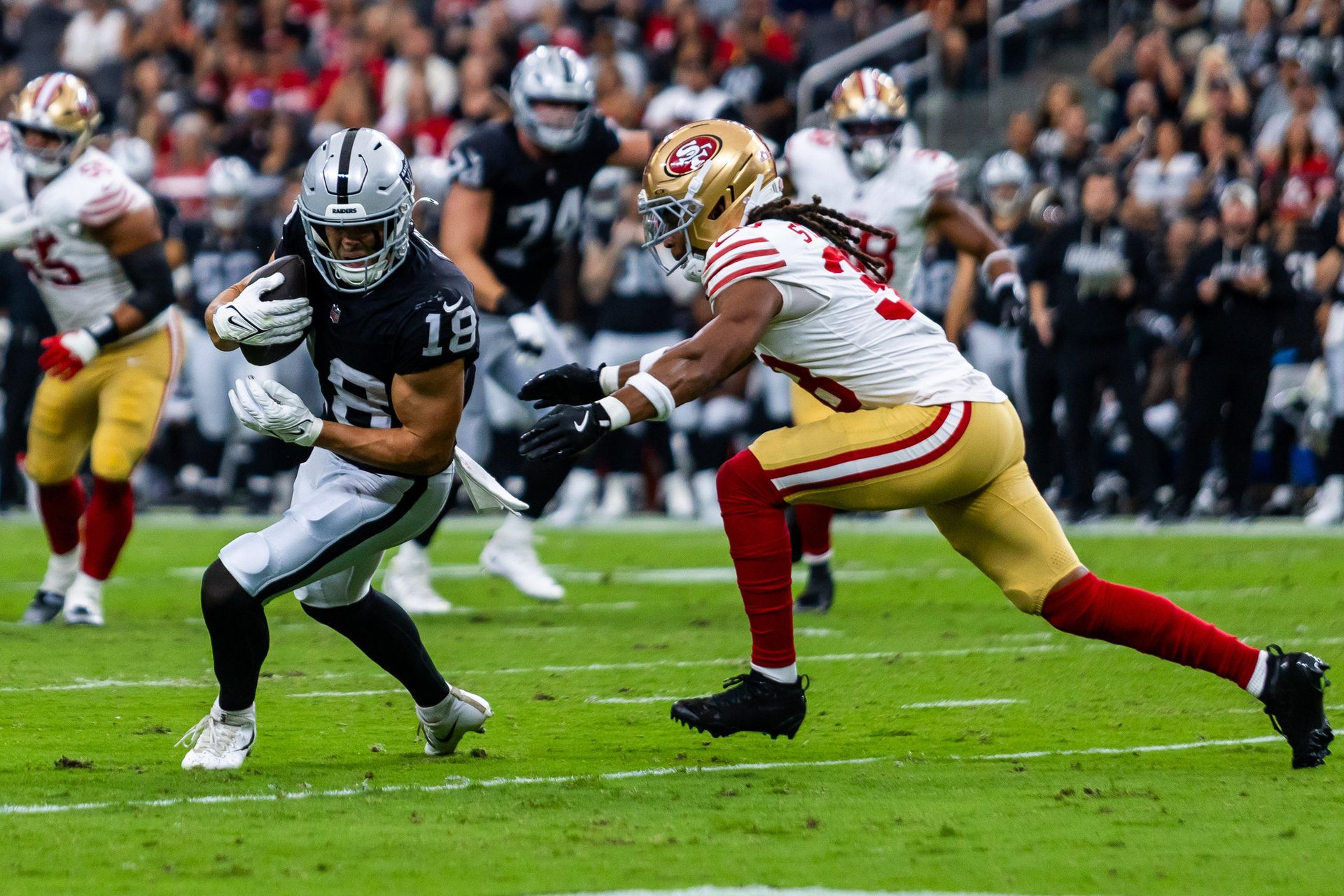 Jack Bech catches the ball in preseason action