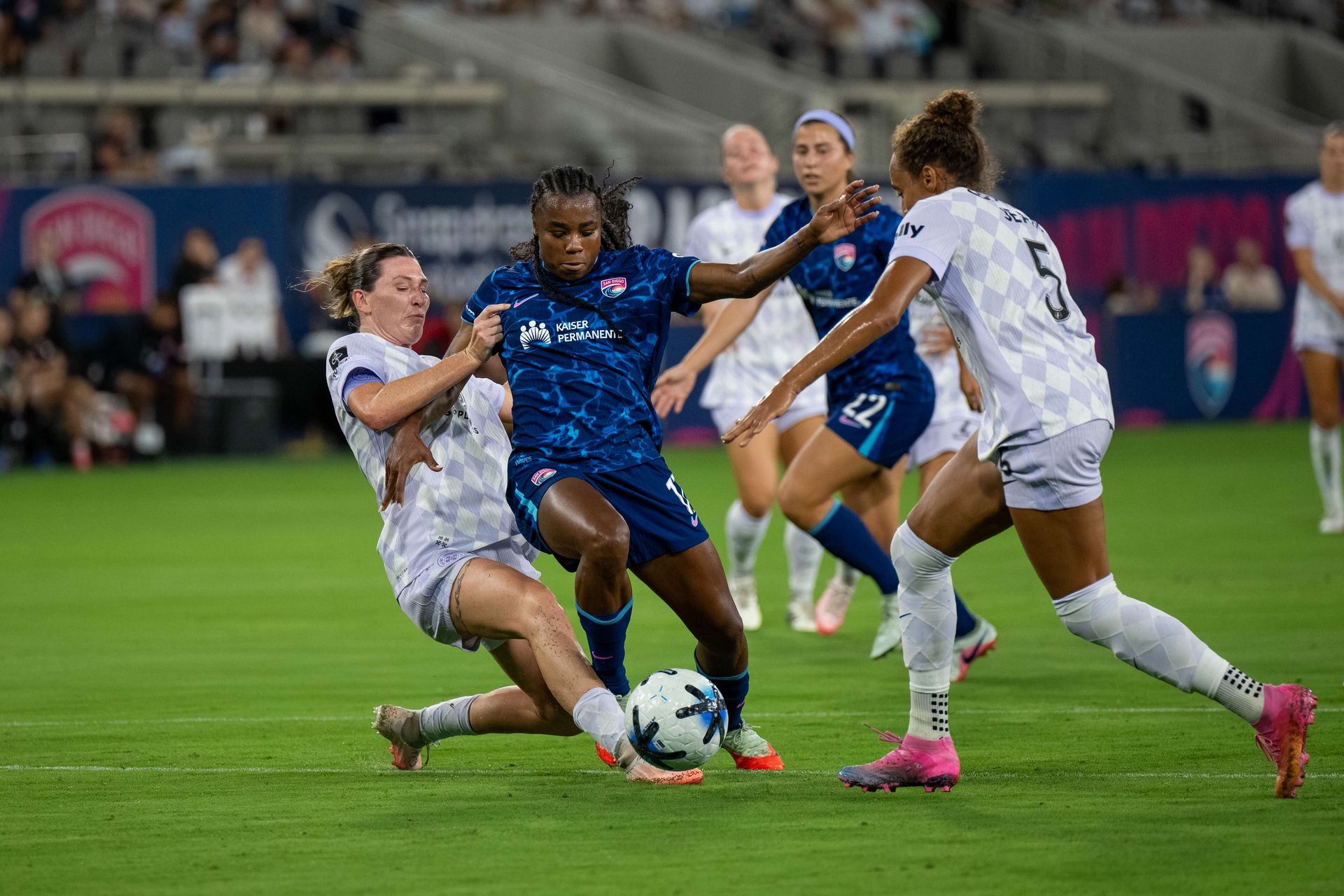 Ludmila dribbles towards goal in intense NWSL match