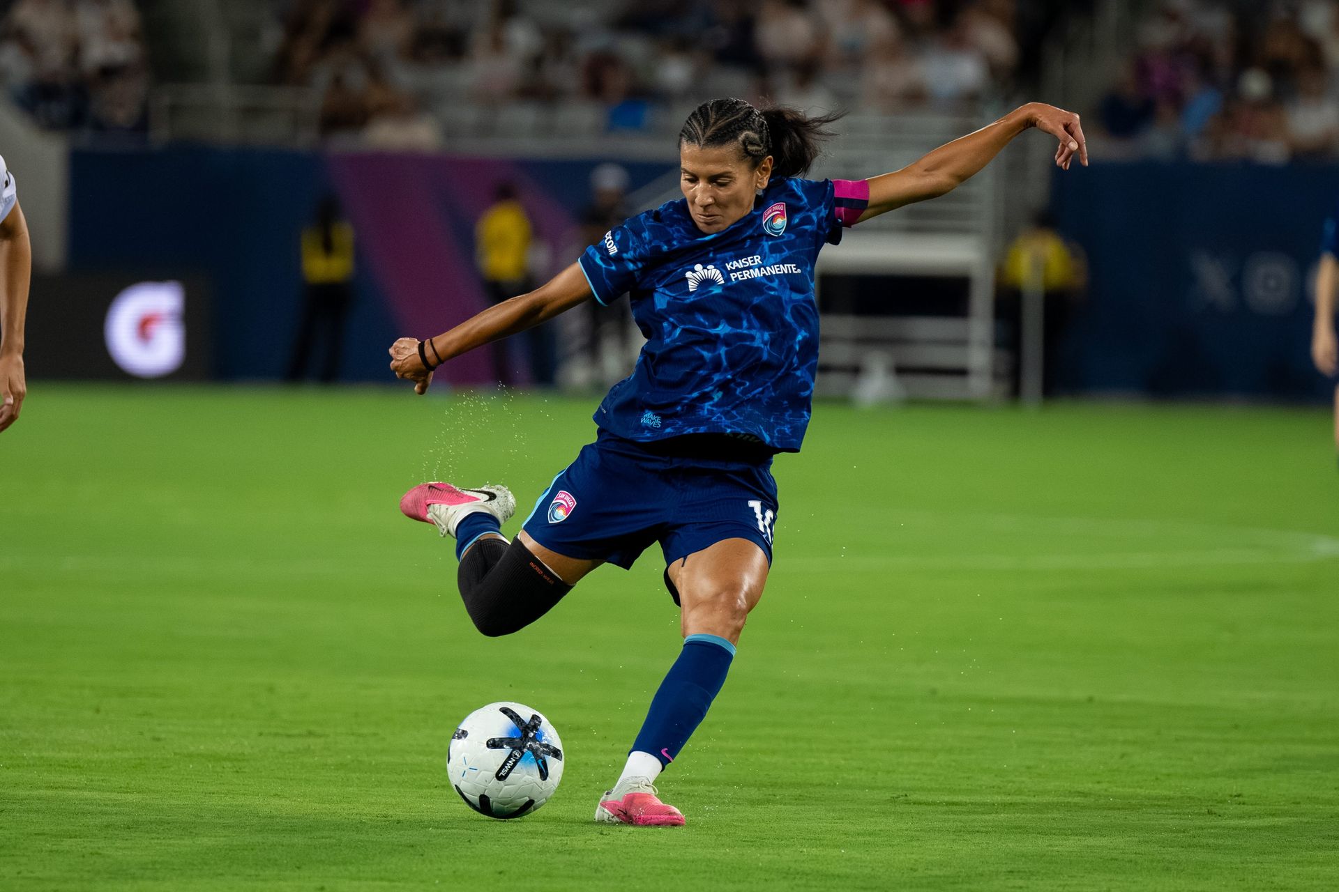 Kenza Dali scores during NWSL game against Racing Louisville