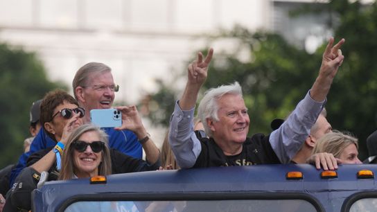 Dodgers owner Mark Walter at World Series parade.