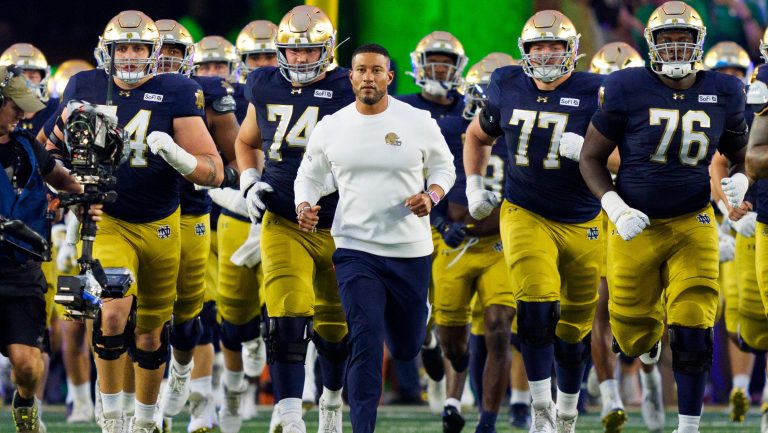 6. Notre Dame Fighting Irish (3-0)