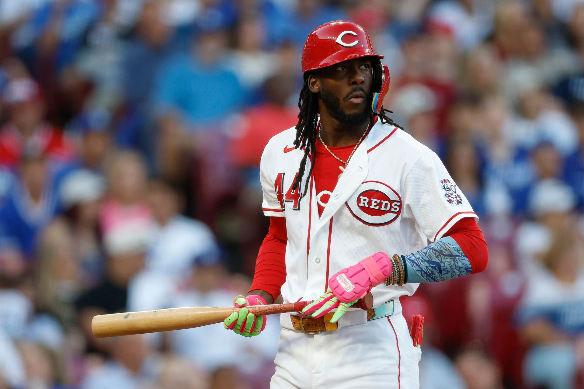 Elly De La Cruz reacts during the game against the Dodgers, 2026