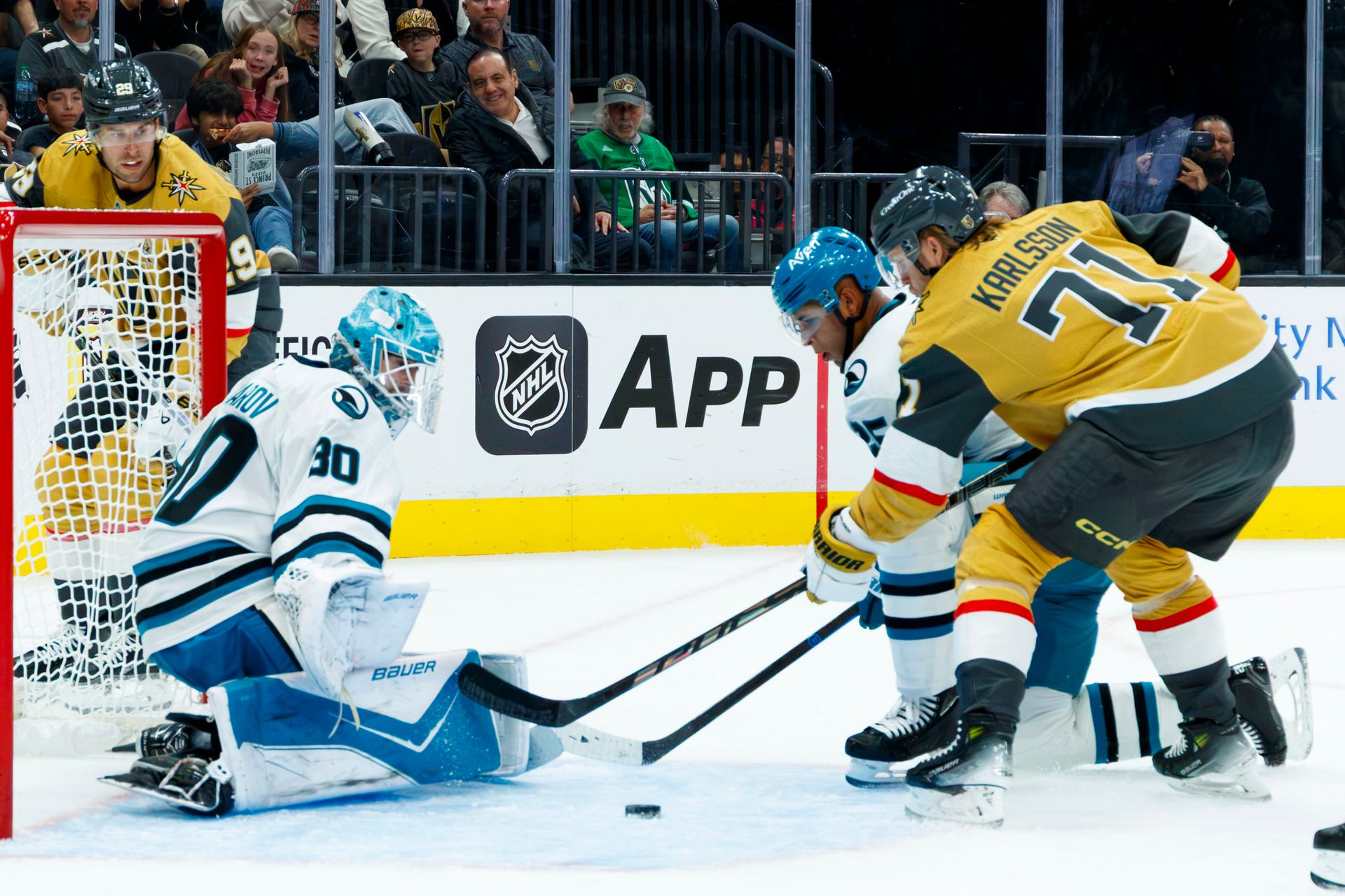 William Karlsson attempts a tip-in against the Sharks