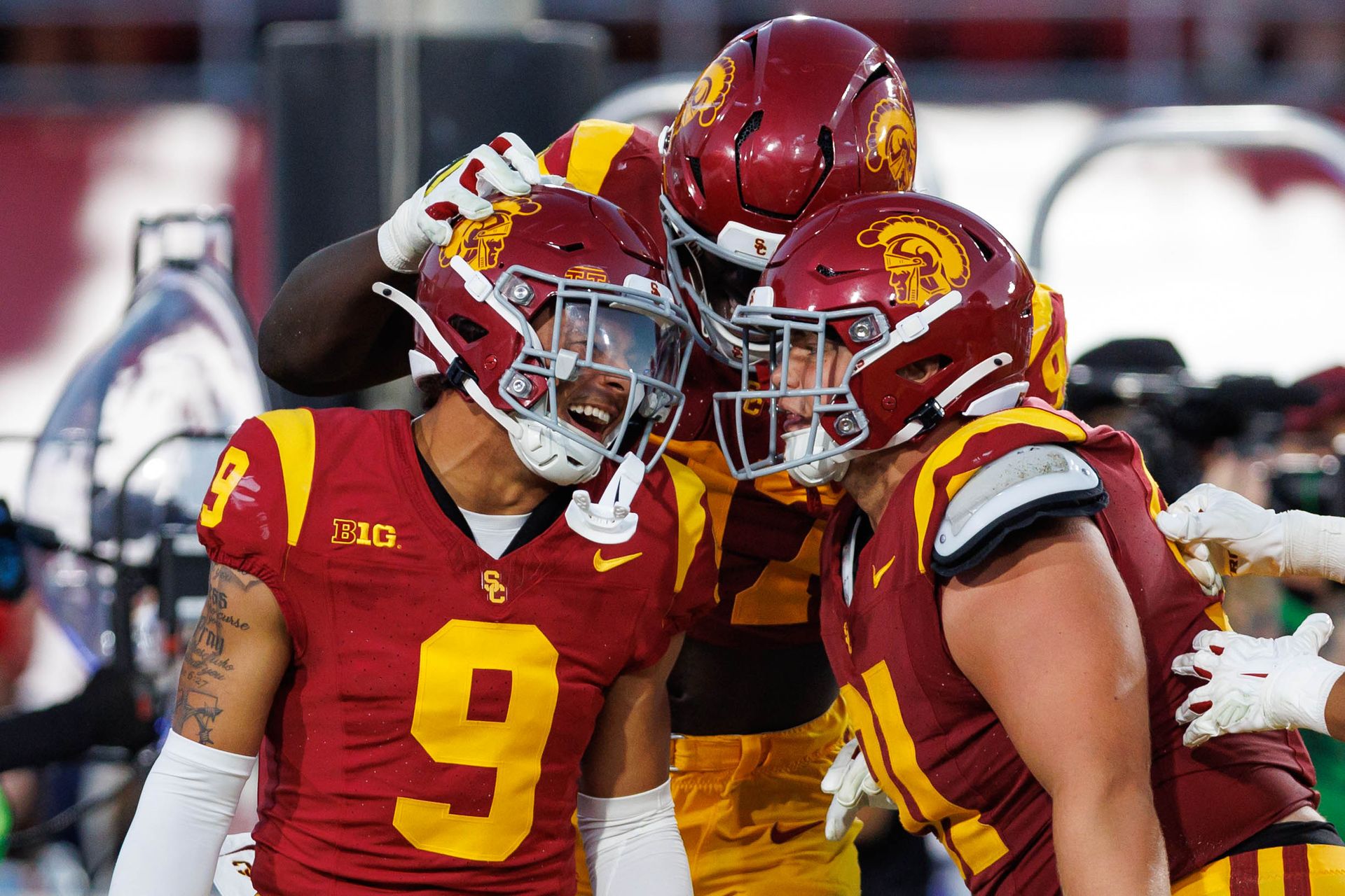 Kennedy Urlacher celebrates a sack for USC