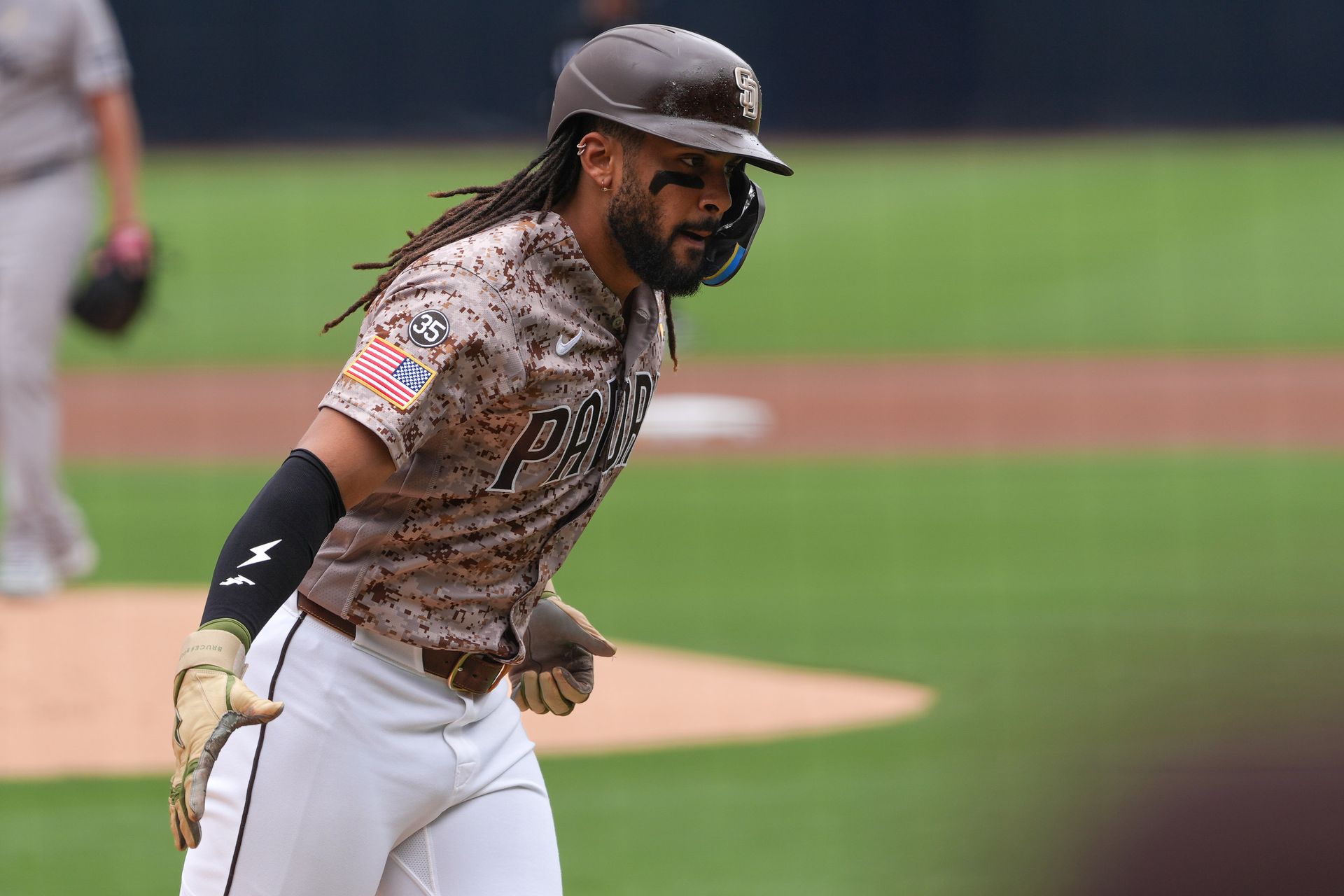 Fernando Tatis Jr. celebrates home run against the Yankees