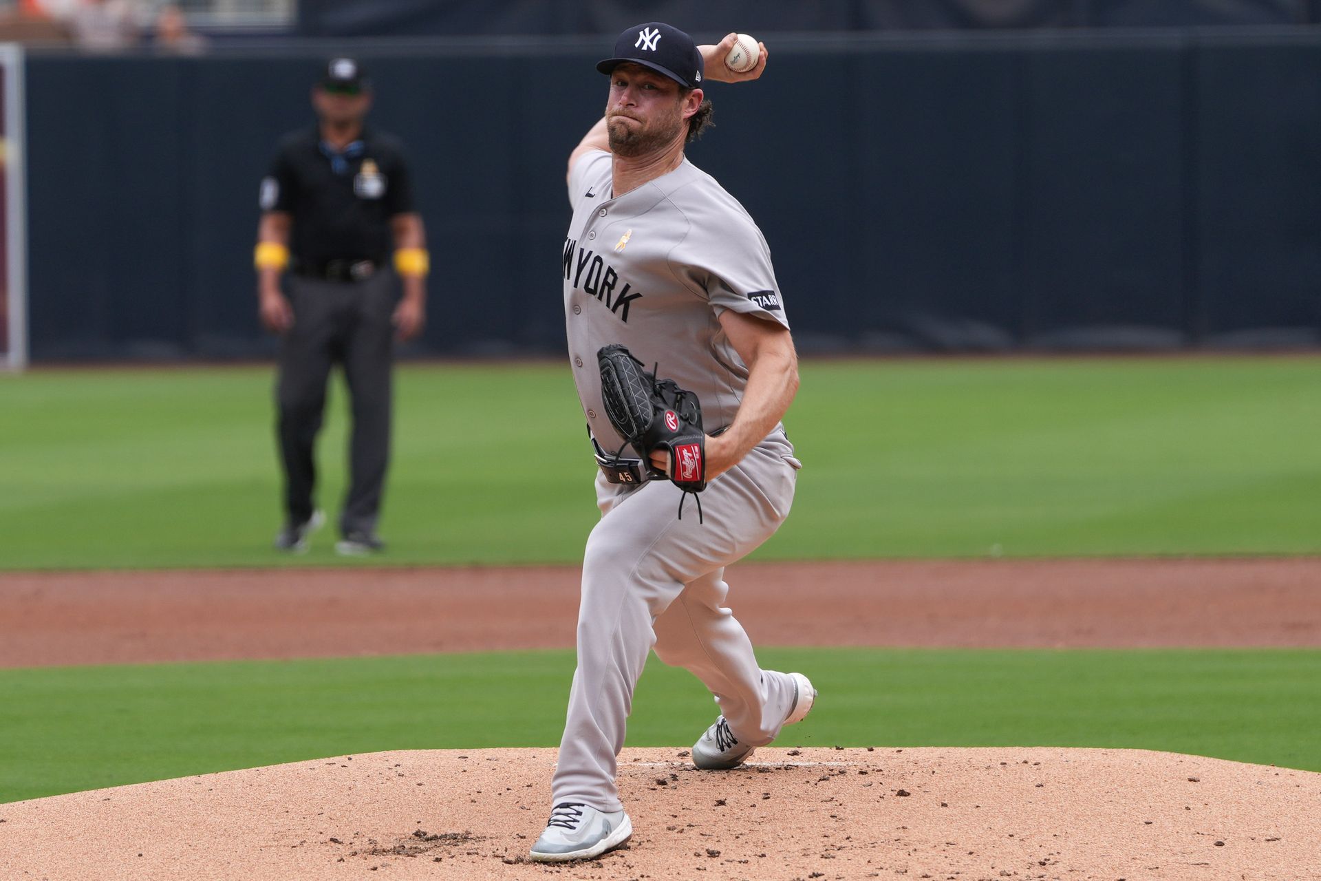 Gerrit Cole pitching against the Padres in San Diego