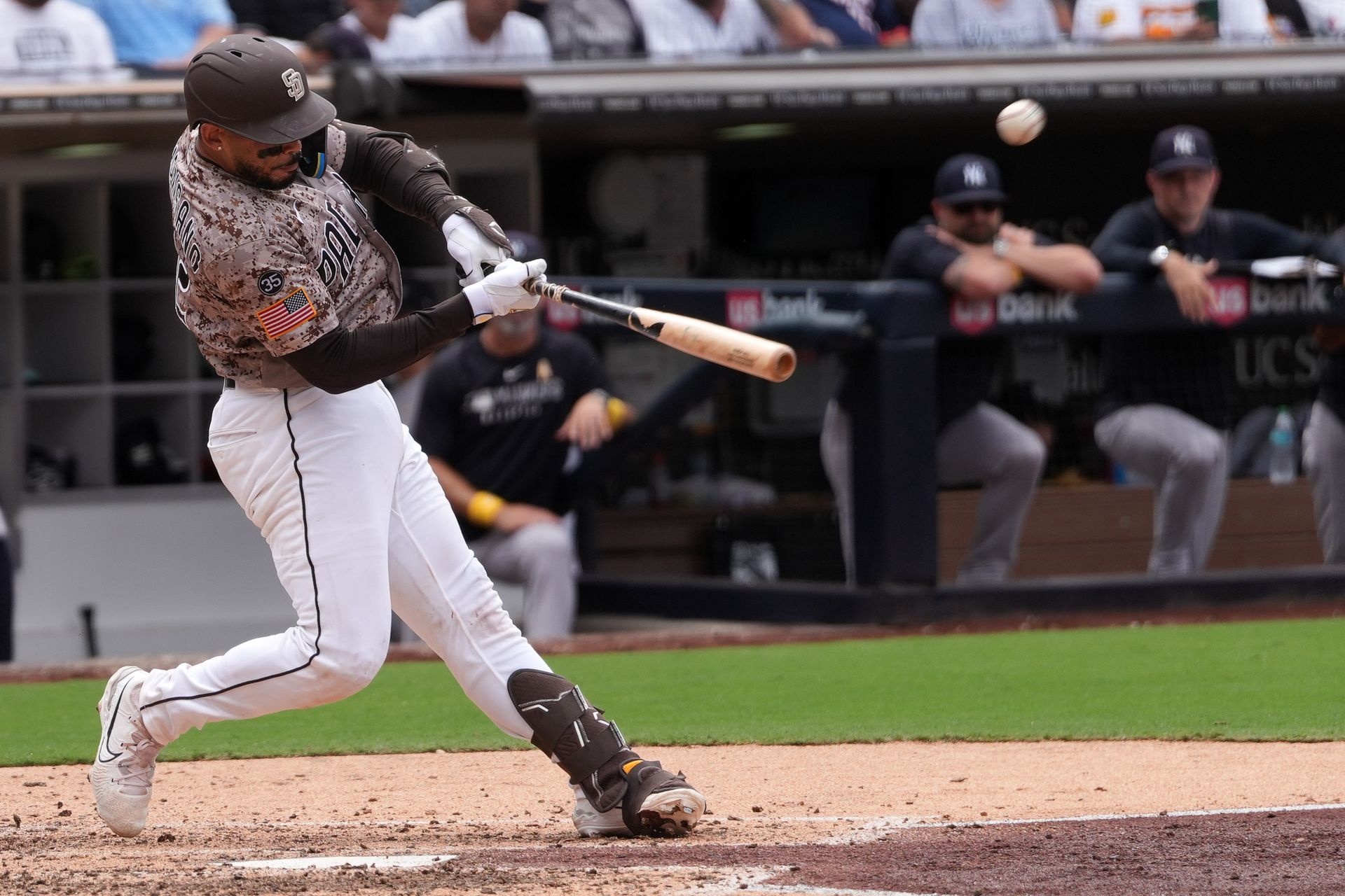 Luis Campusano hits a home run against the Yankees