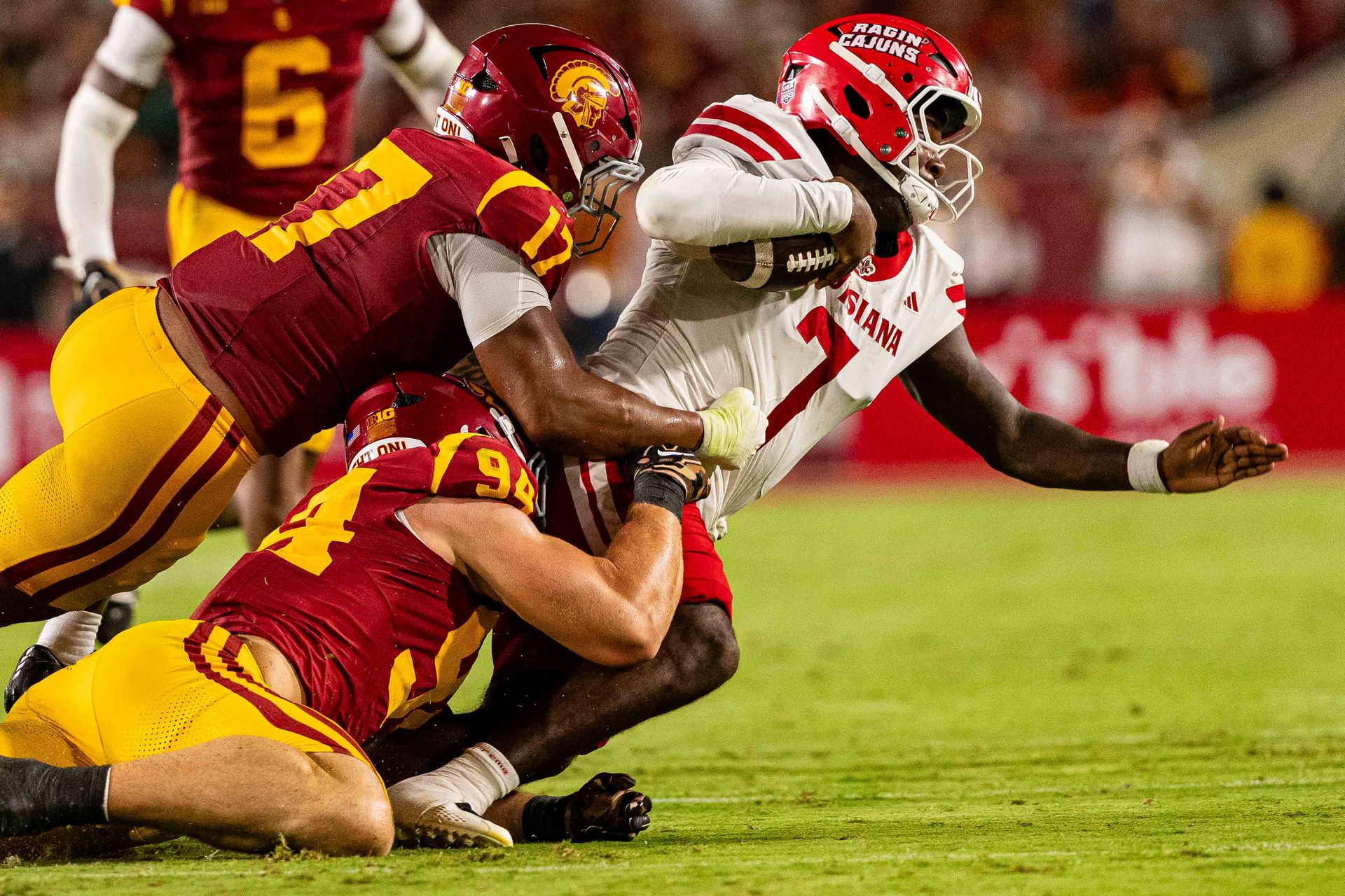 USC defense dominates in game against Louisiana Ragin Cajuns