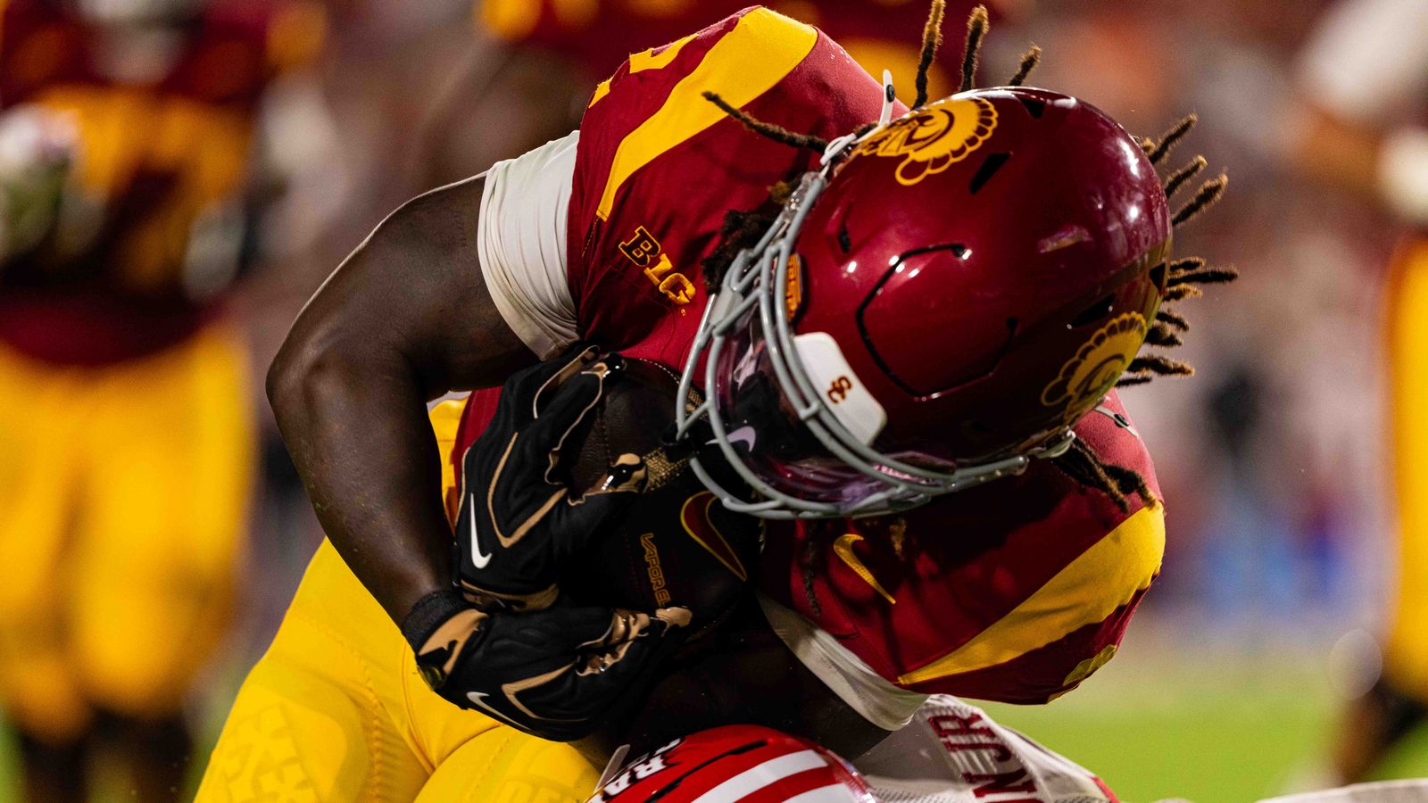 King Miller makes crucial catch for USC