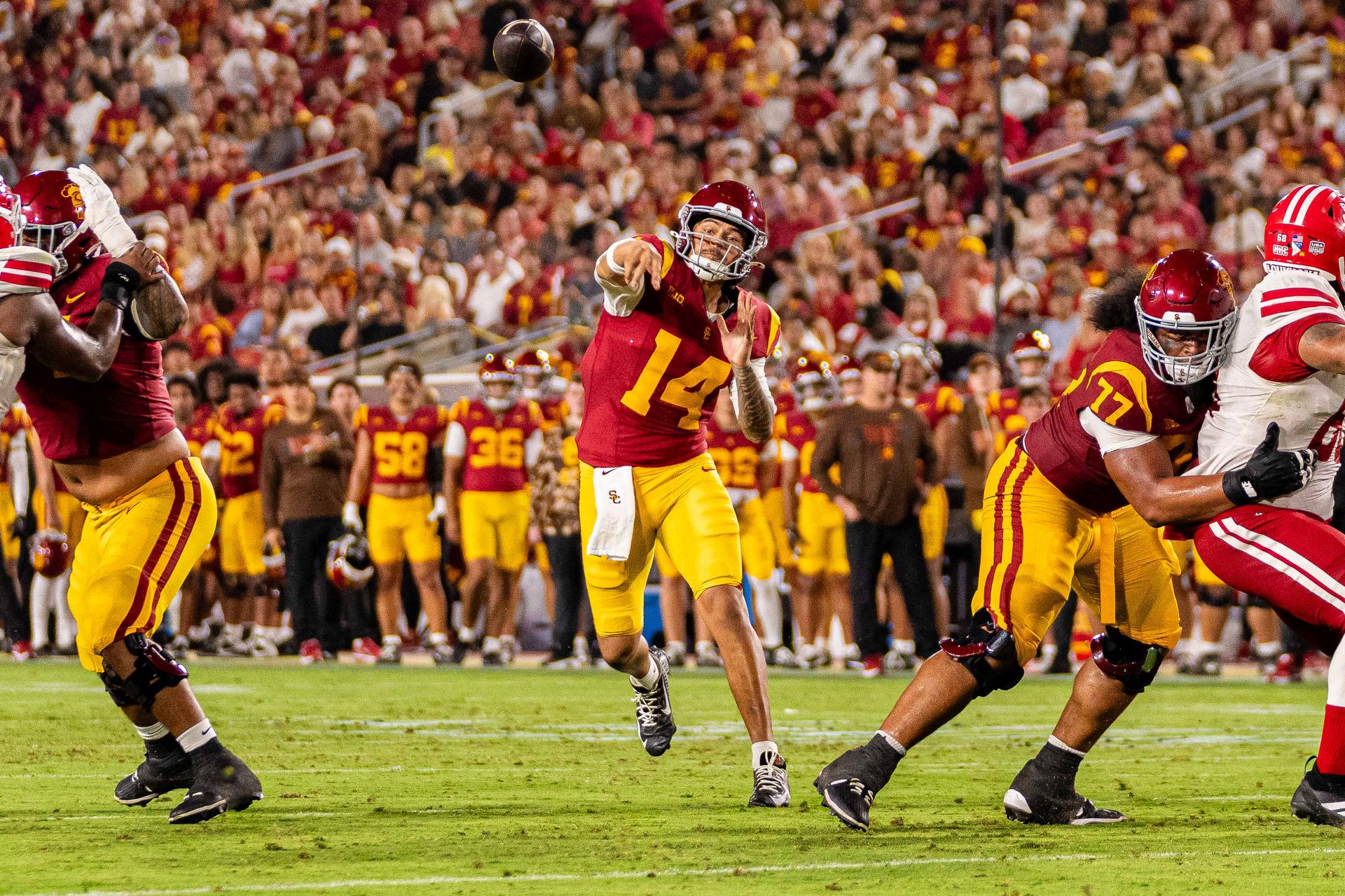 Jayden Maiava throws pass in USC game