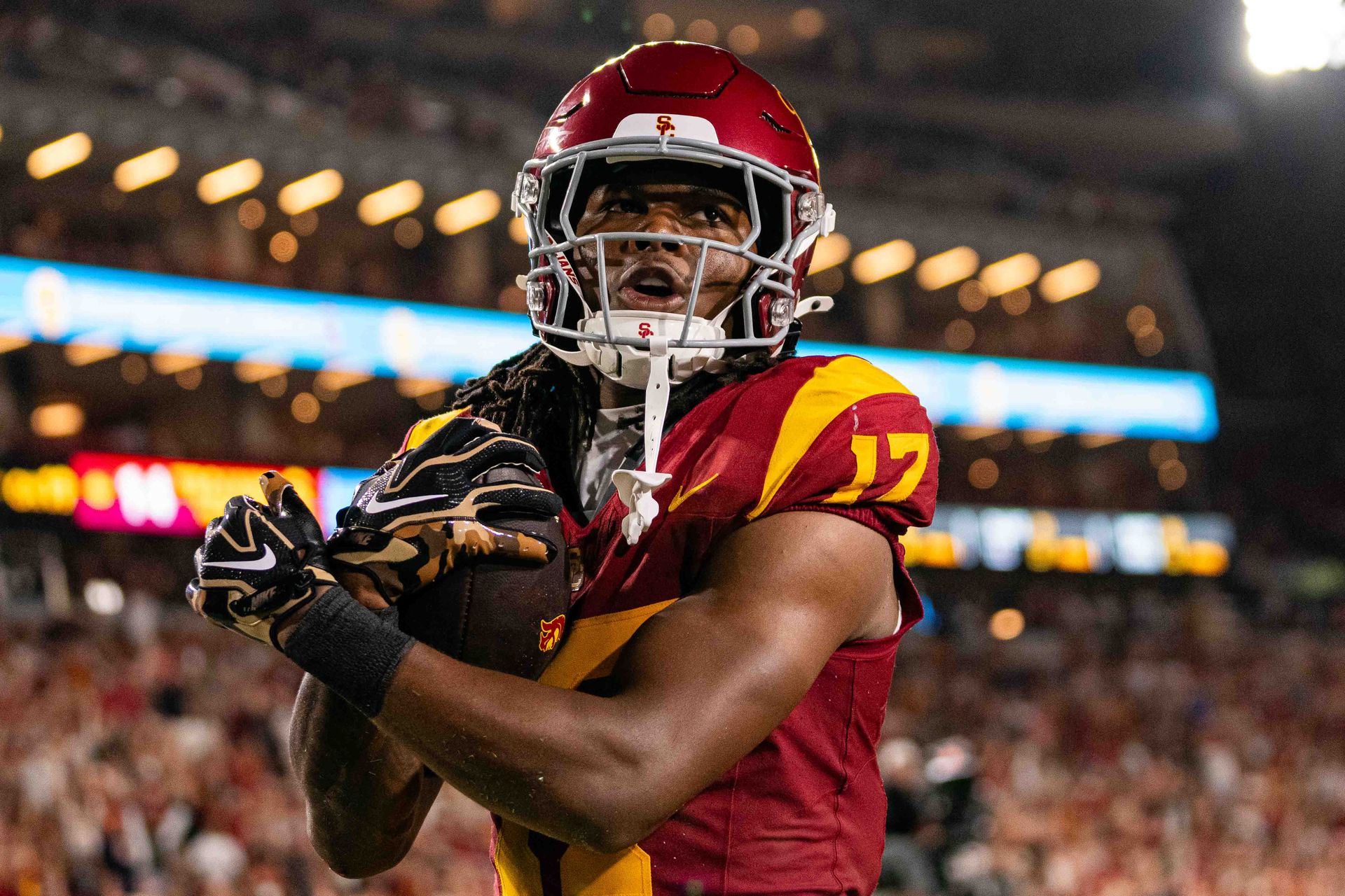 Kayden Dixon-Wyatt scores touchdown for USC