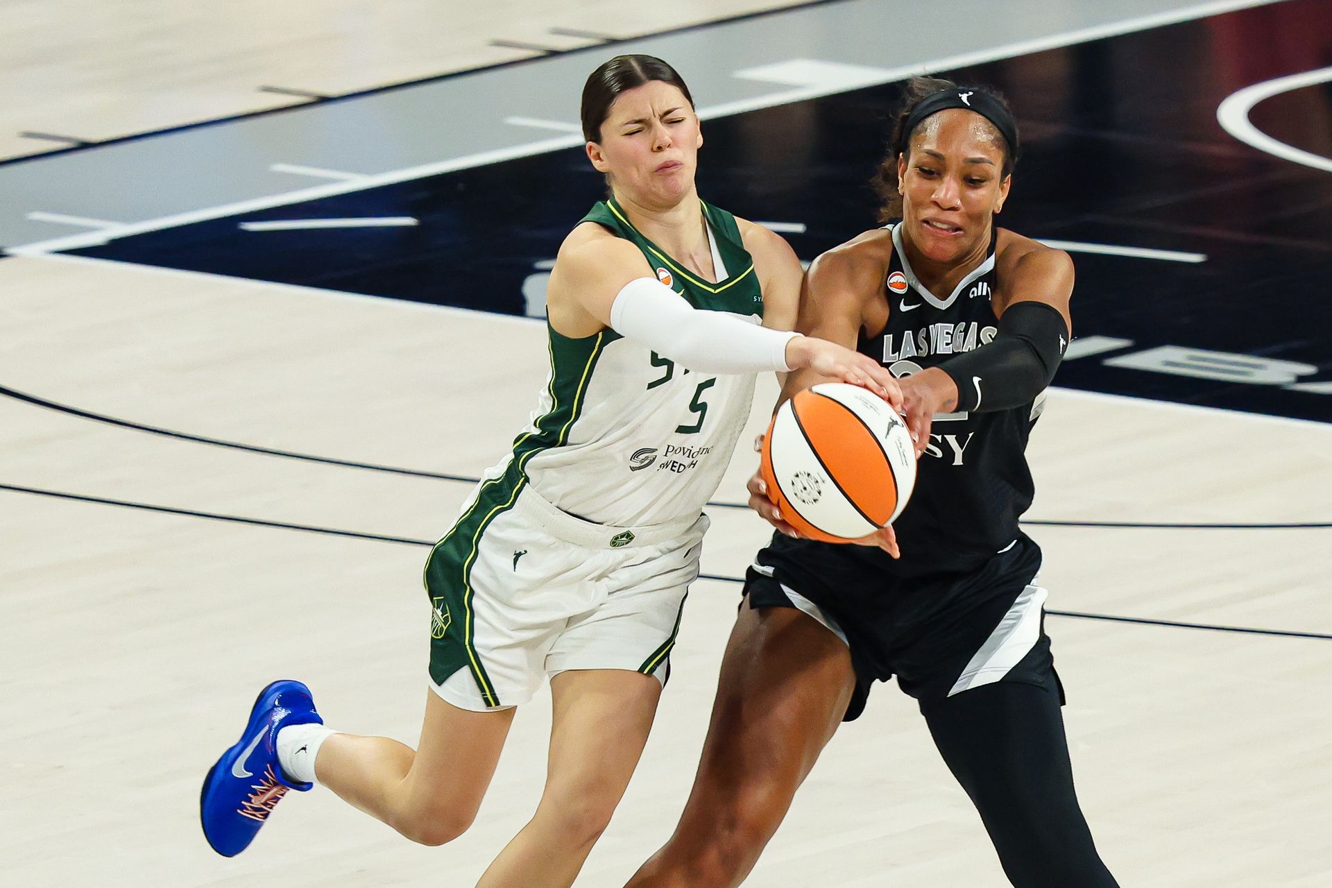 A'ja Wilson recovers a pass during the WNBA game at Michelob ULTRA Arena