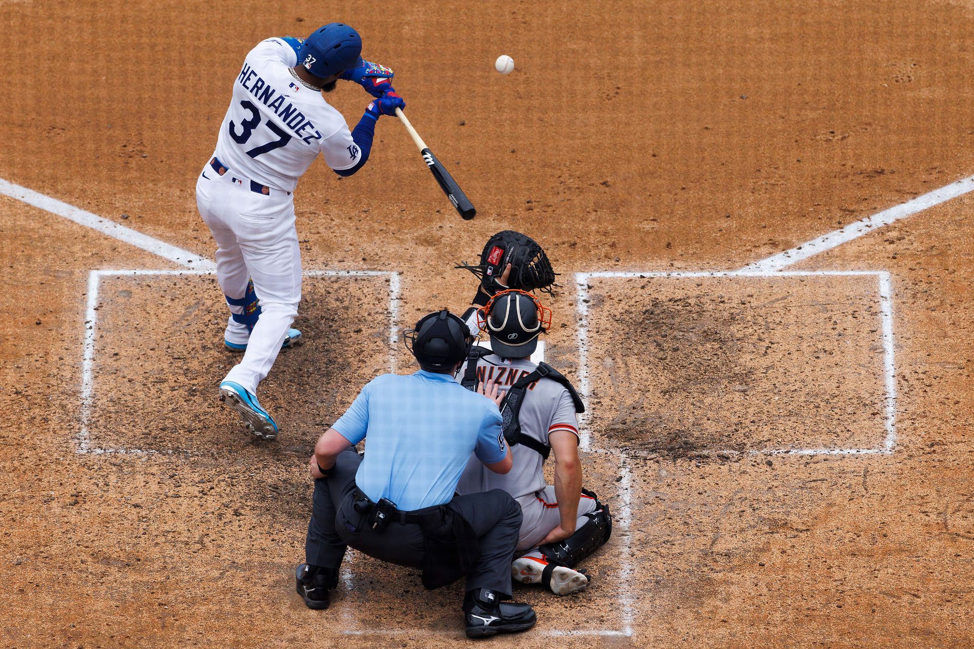 Teoscar Hernandez #37 Swings in Dodgers vs Giants Match