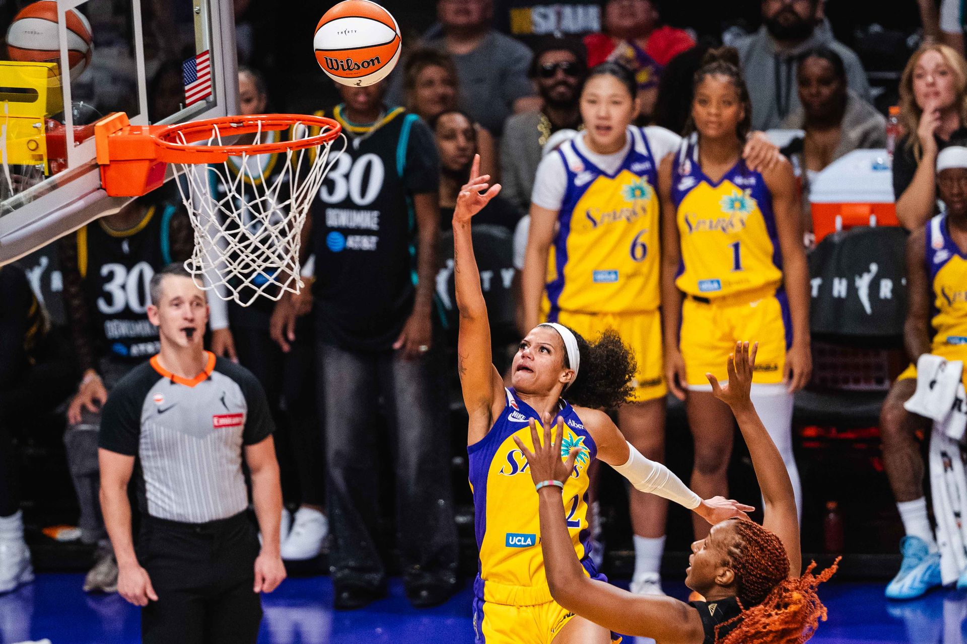 Rae Burrell's lay-up move in a WNBA match