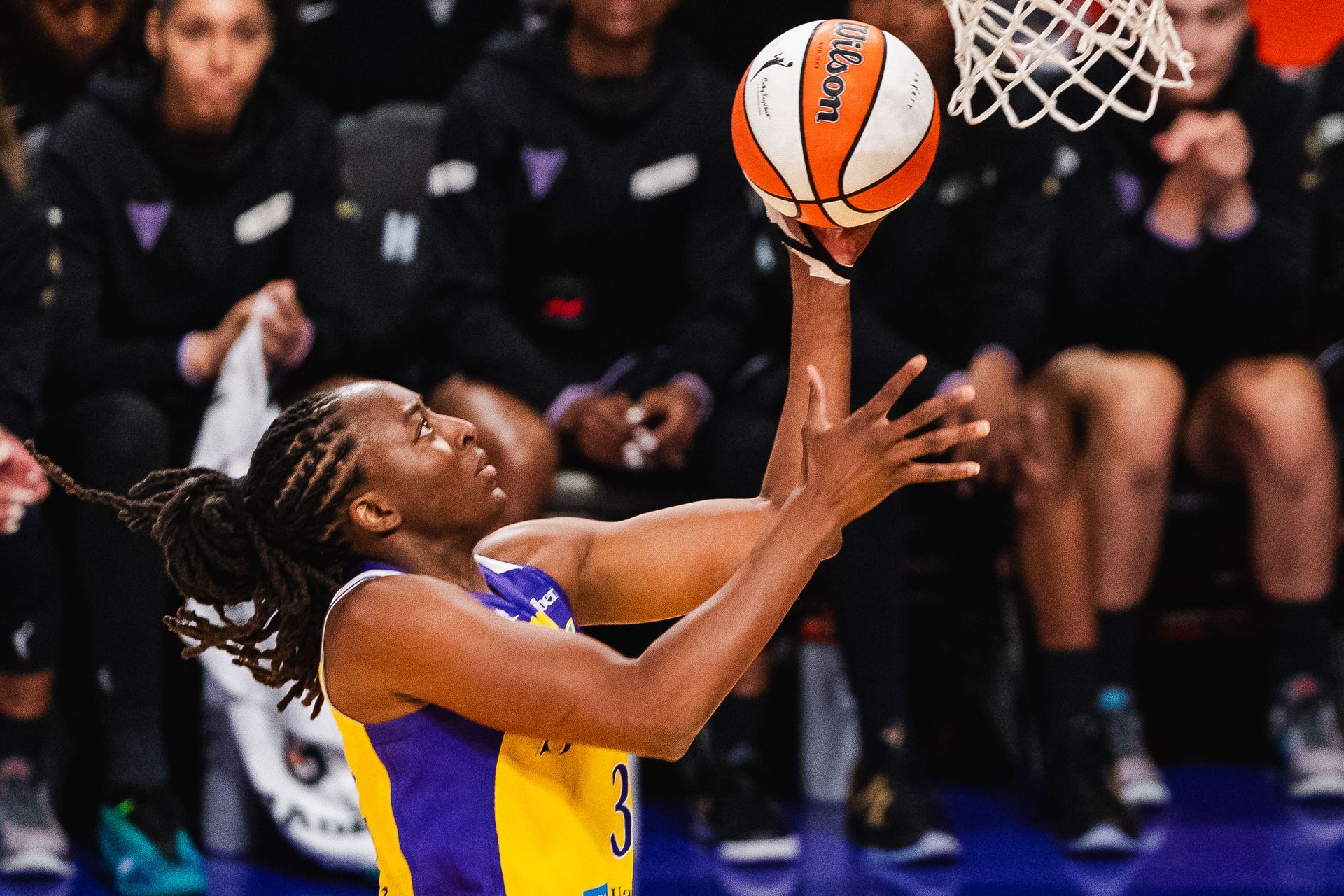 Nneka Ogwumike's lay-up in a WNBA game