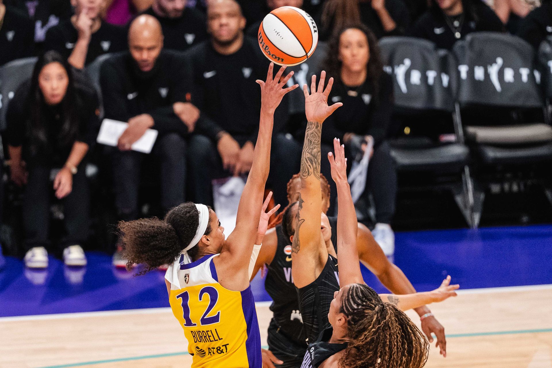 Rae Burrell executes a floater against the Valkyries