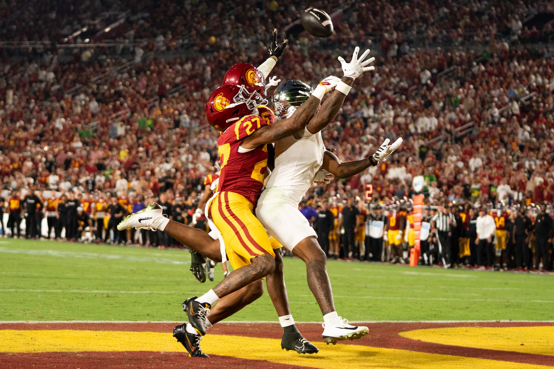 USC Defense Disrupts Play, Knocks Ball Down