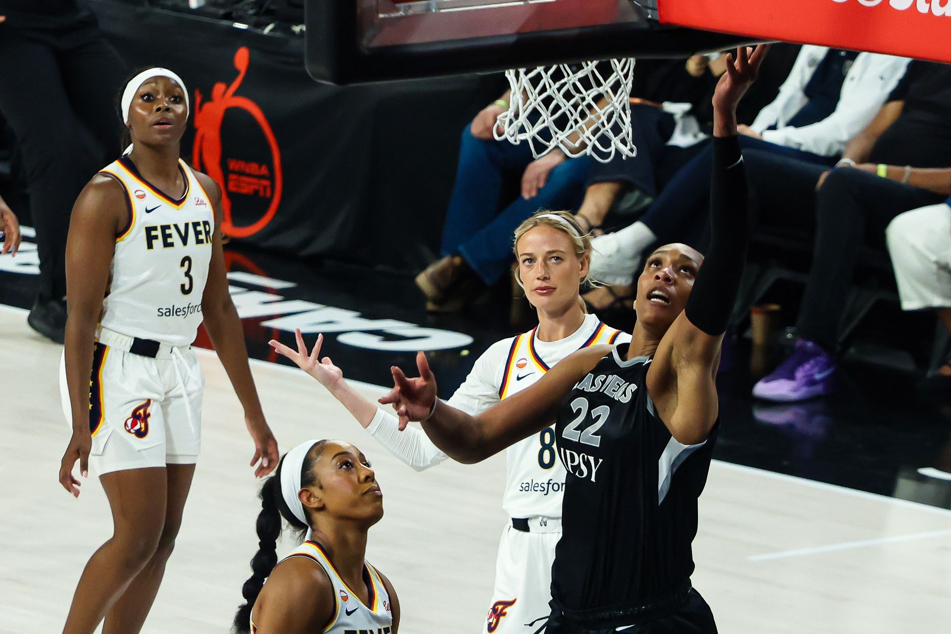 A'ja Wilson scores in Q4 during WNBA Playoffs at Michelob ULTRA Arena