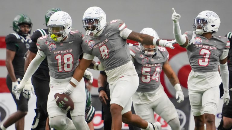 8. UNLV (-3.5) at Hawaii - Saturday at 10:00