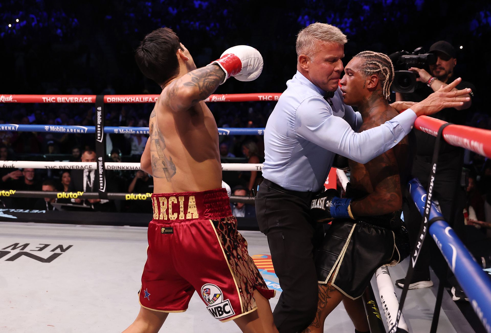 Referee ends the fight as Ryan Garcia defeats Conor Benn