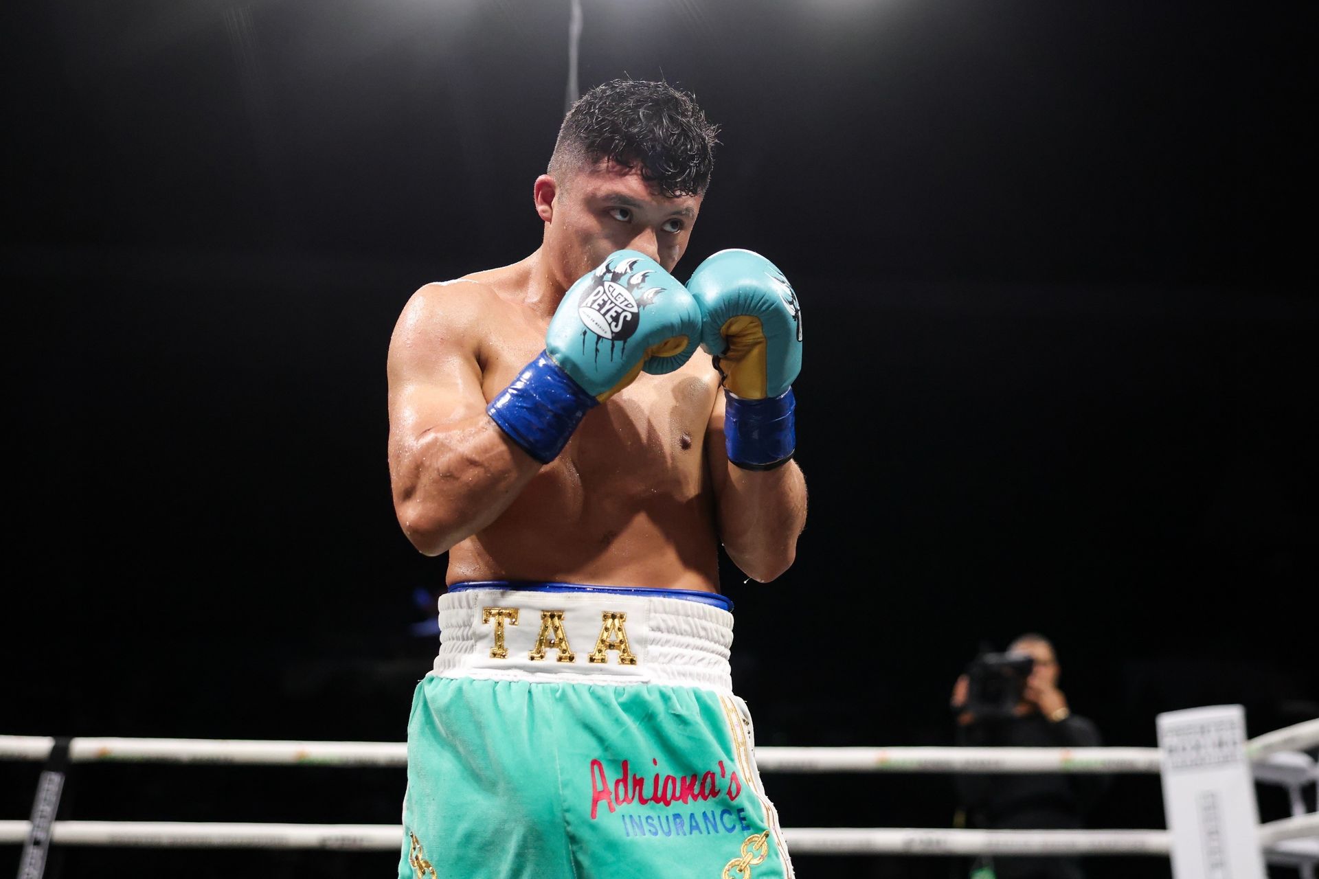 Cruz maintains composure behind his guard during the fight
