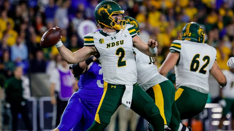 28. North Dakota State Bison (5-1)