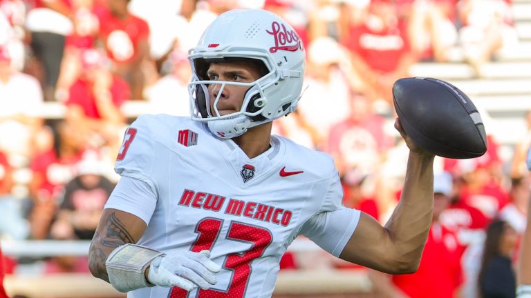 24) New Mexico Lobos (4-1)