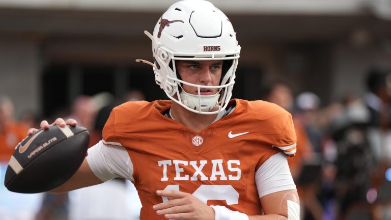 2) Texas Longhorns