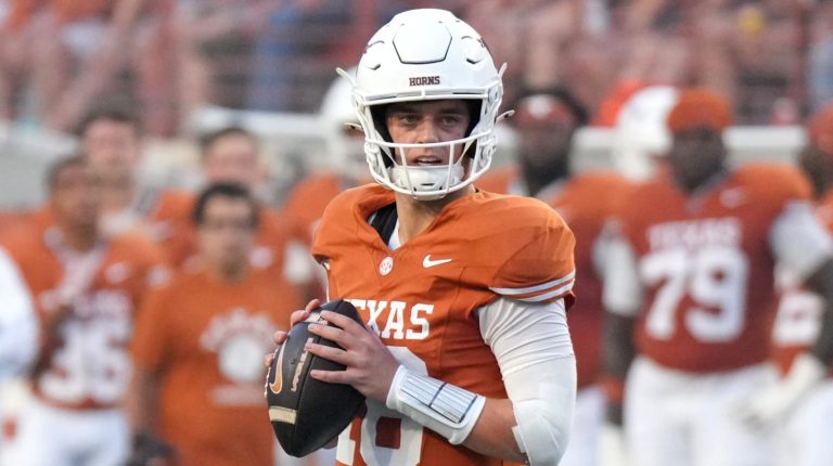1. Texas Longhorns (4-0)