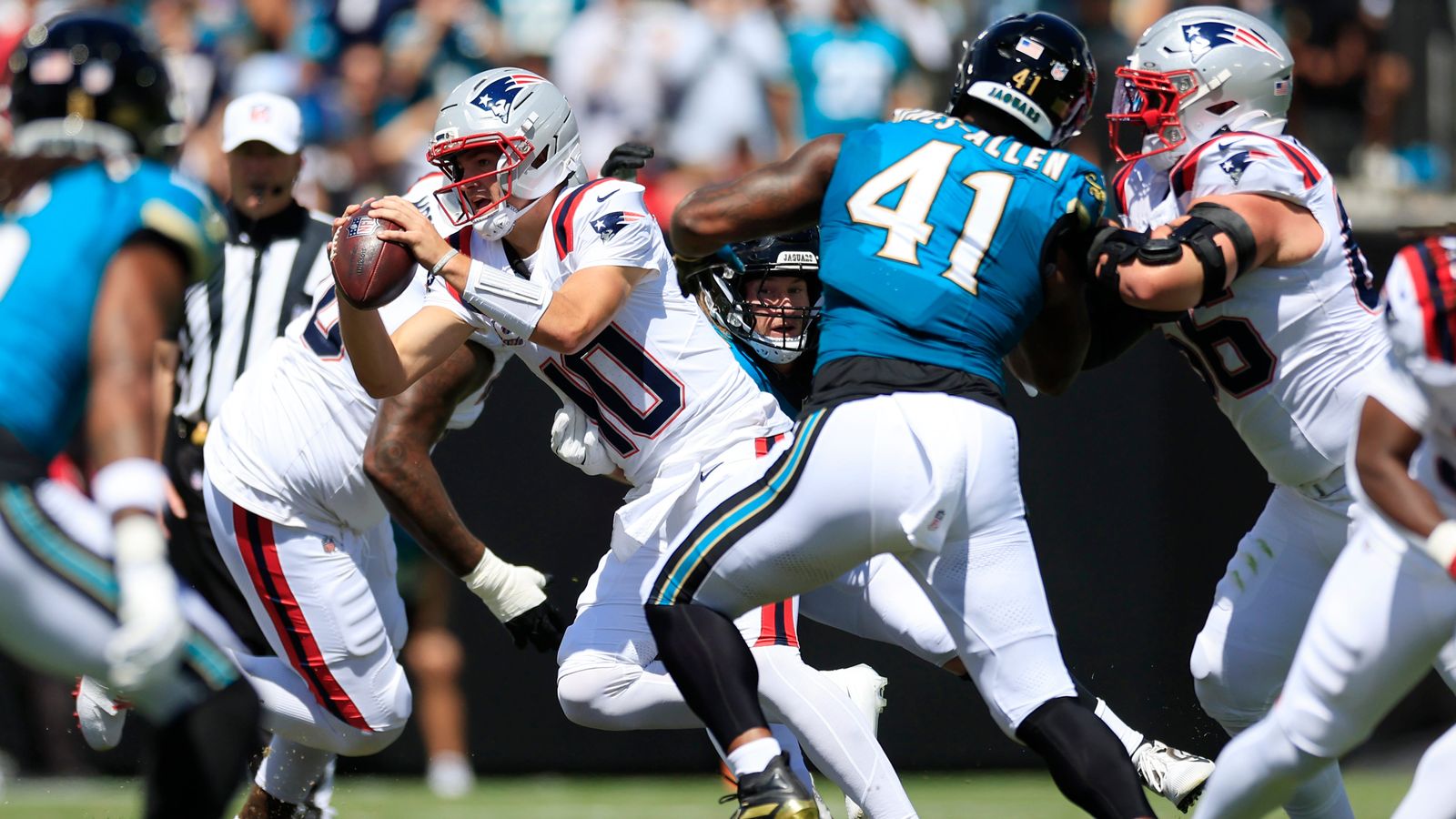 Drake Maye under pressure in Patriots vs. Jaguars matchup, Sept 27, 2026