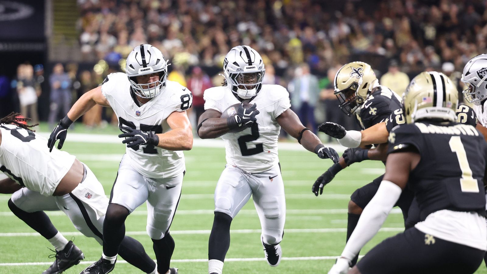Ashton Jeanty carries the ball in Raiders vs. Saints game, Sep 27, 2026