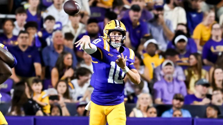 10. LSU Tigers (4-1)