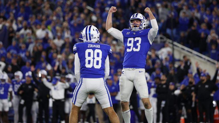1. Kentucky Wildcats (5-1)
