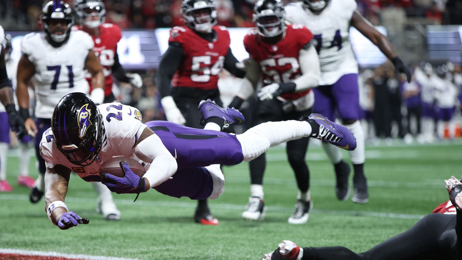 Derrick Henry Scores Two-Point Conversion Against Falcons