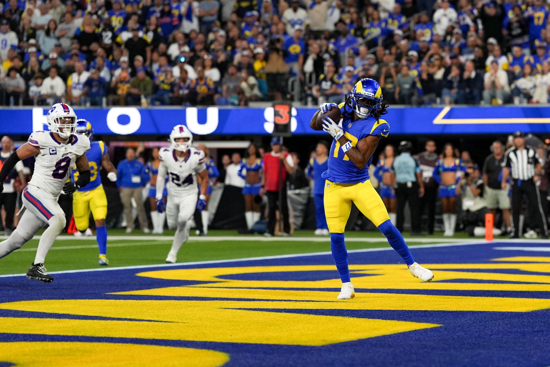 Davante Adams Catches a Touchdown Against Buffalo