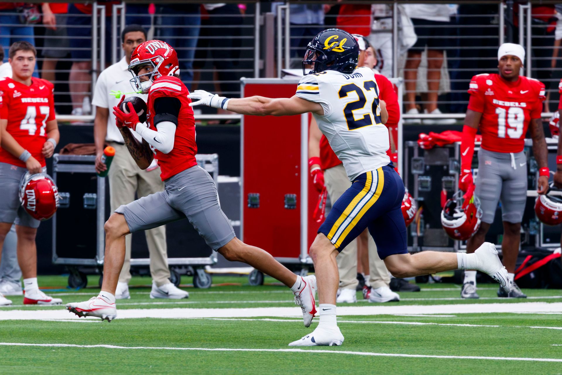 Kayden McGee catches a touchdown pass from Jackson Arnold