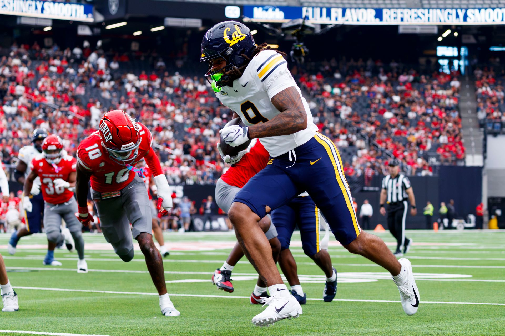 Ian Strong receives a pass in a key second quarter moment