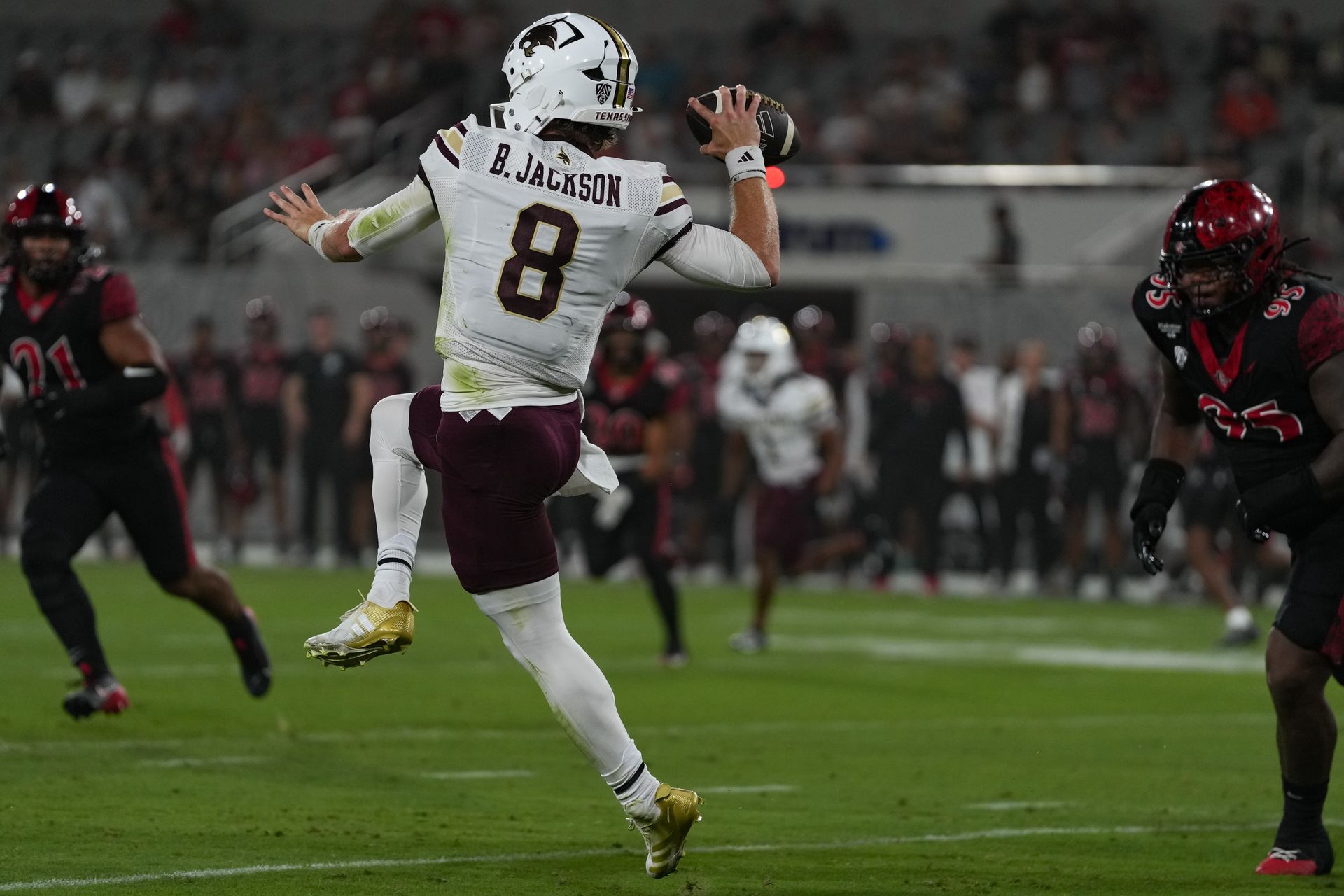 Brad Jackson (8) passing against SDSU, NCAA game, Oct 03, 2026