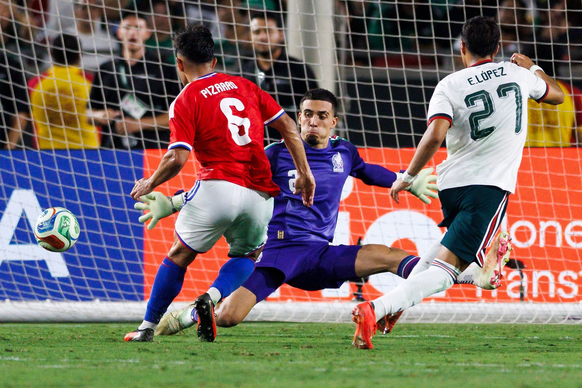 Vicente Pizarro scores against Mexico