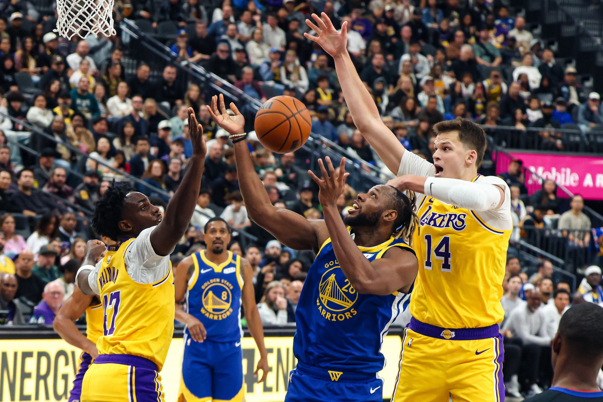 Walker Kessler blocks Charles Bassey's shot