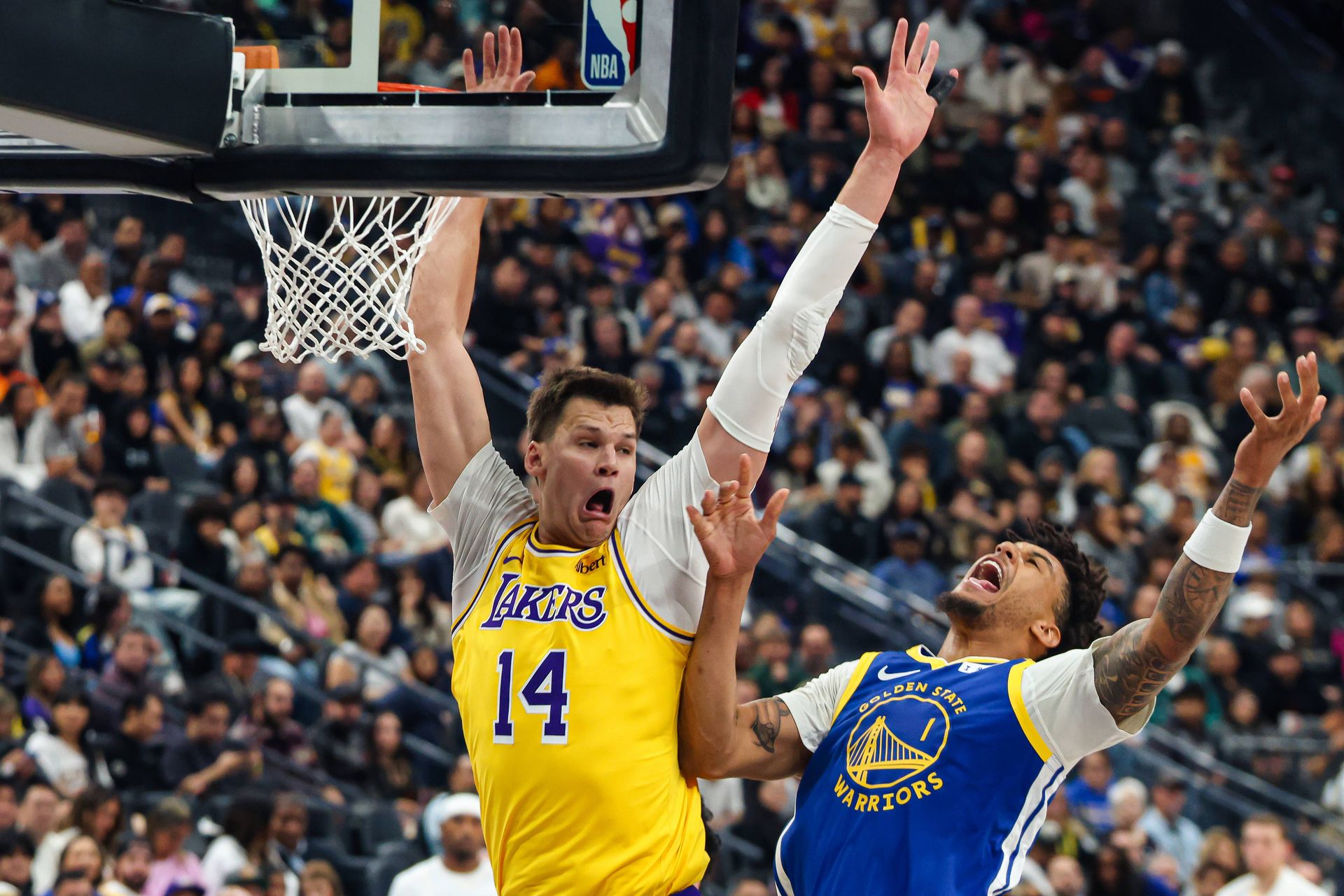 Walker Kessler draws technical foul against Yaxel Lendeborg