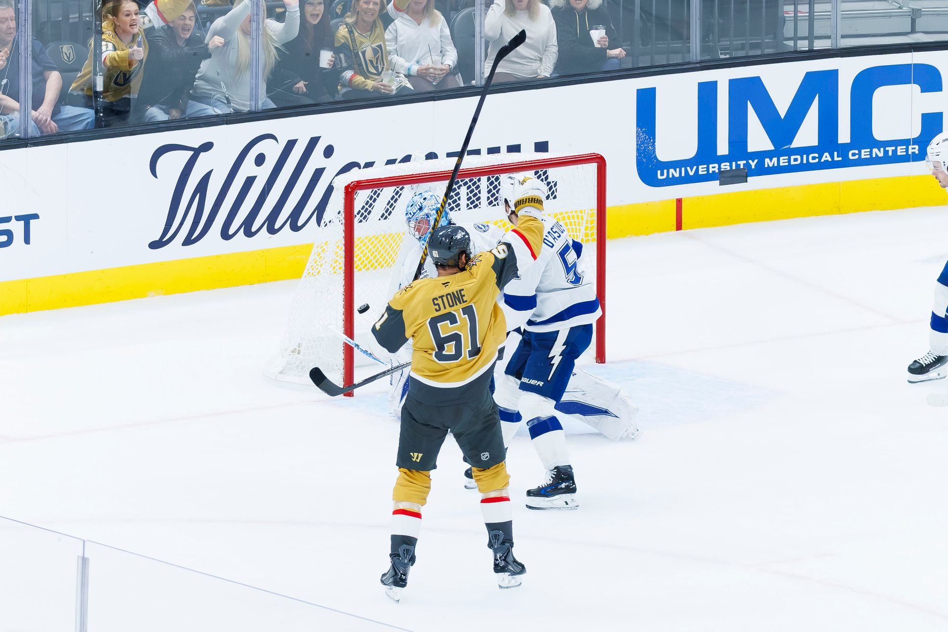 Mark Stone celebrates a short-handed goal