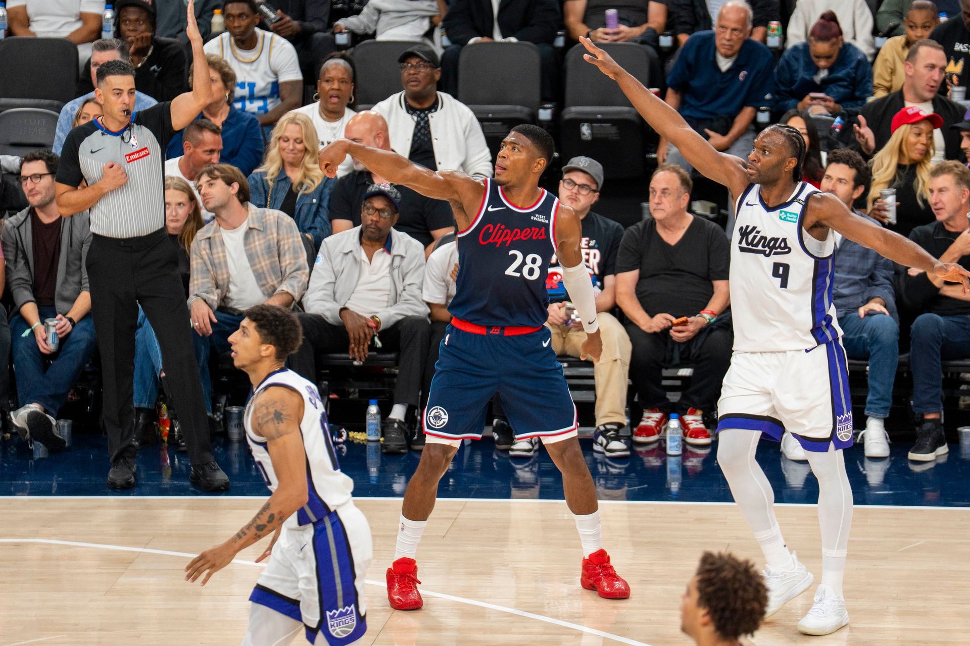 Rui Hachimura hits a three-pointer against the Kings