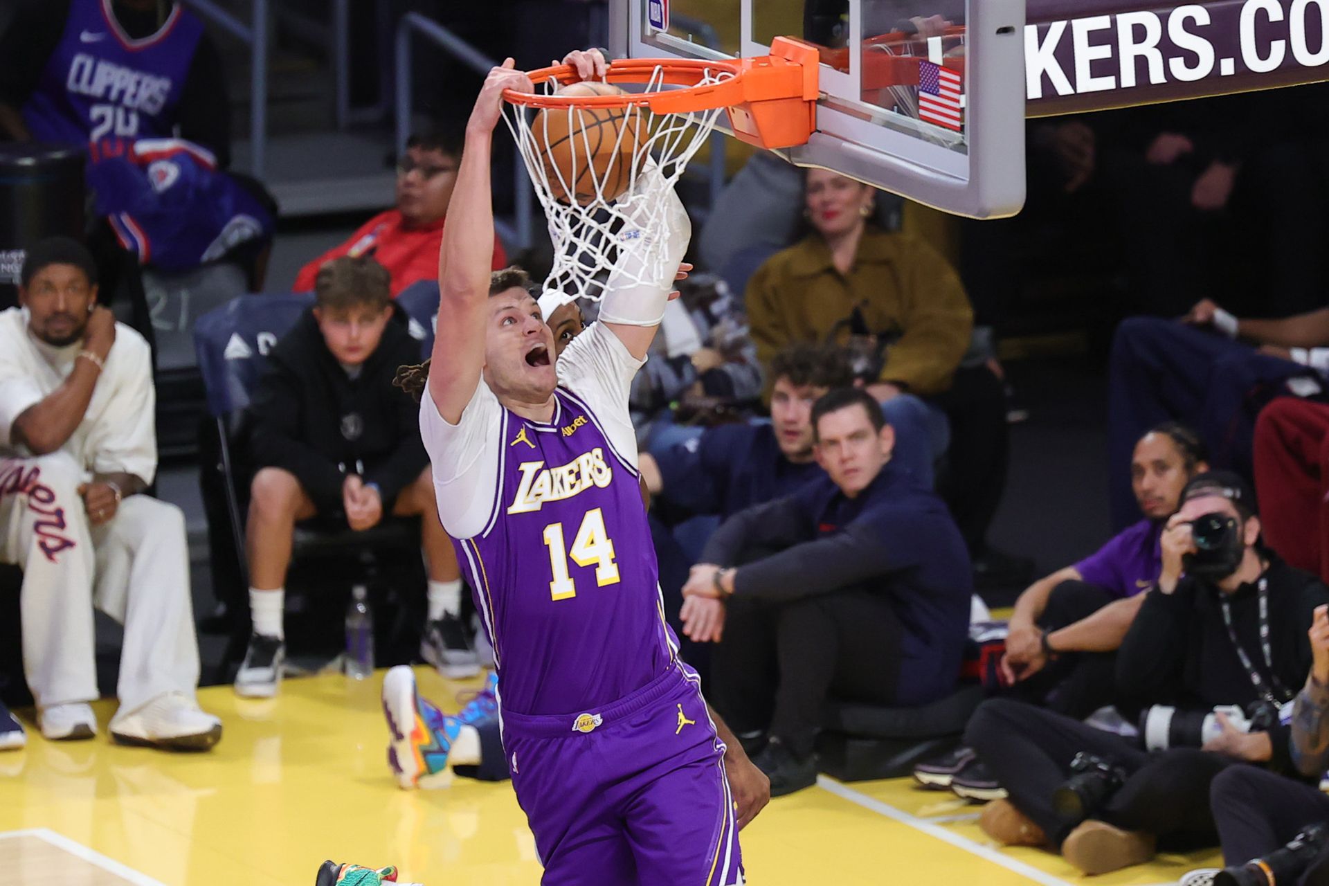 Walker Kessler dunks against the Clippers