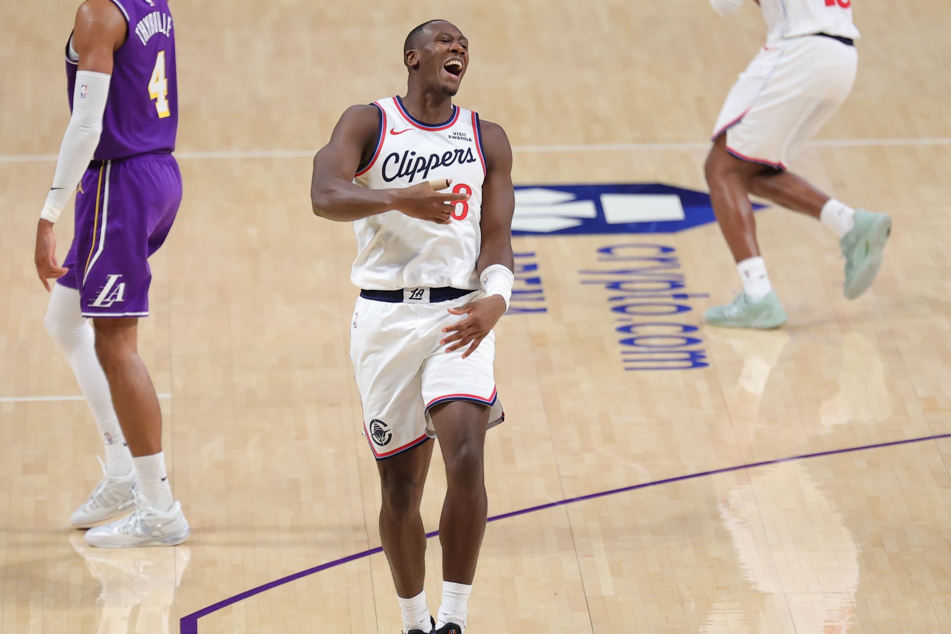 Kris Dunn reacts to a call against the Lakers