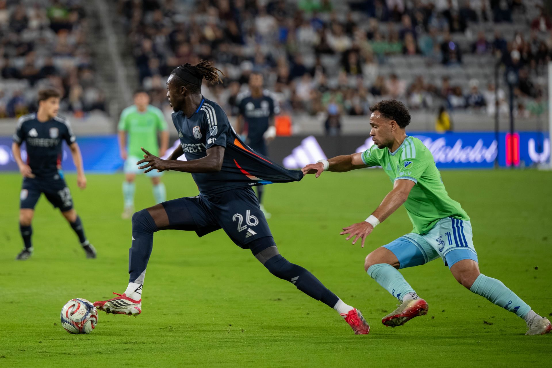 Manu Duah Escapes Seattle's Pressure